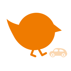 orangenes Kueken mit Auto